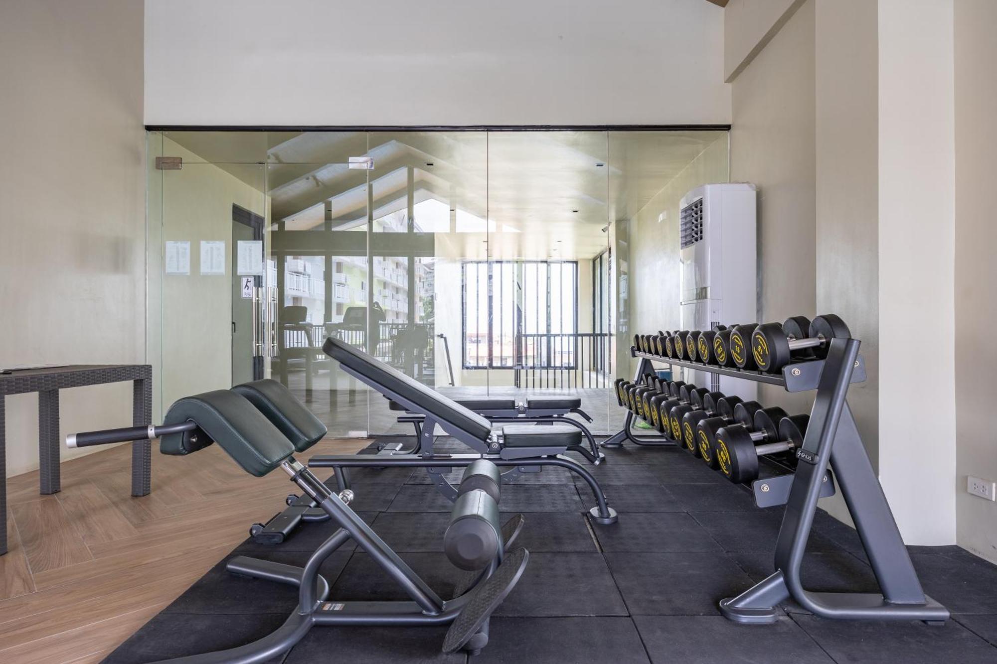 732 Express Condotel, 3 Minutes To Airport, With Gym & Pool Fast Wi-Fi, Free Netflix Lapu-Lapu City Bagian luar foto